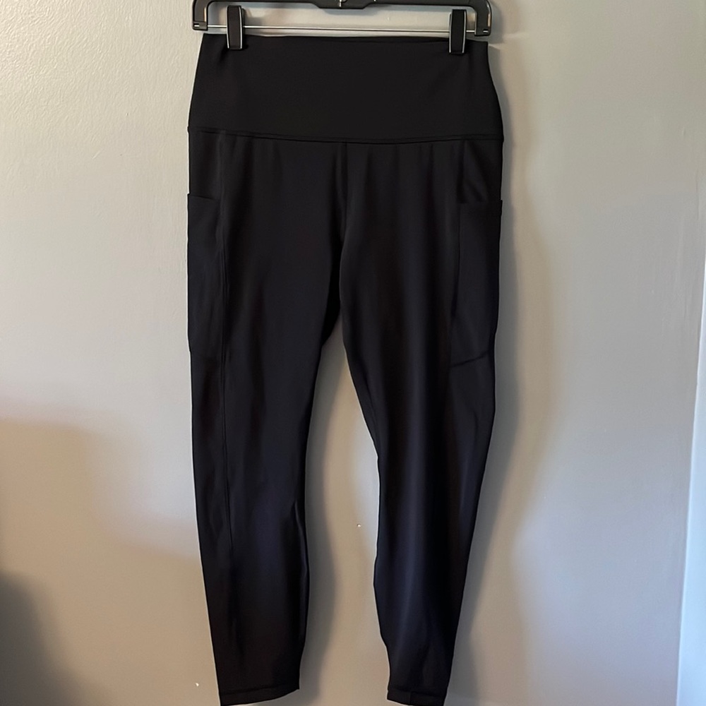 Women’s Yogalicious black leggings